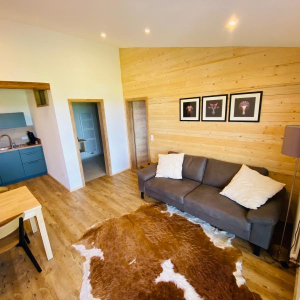 8cbac631-e7d8-4ac8-989b-e2ddcceb338f